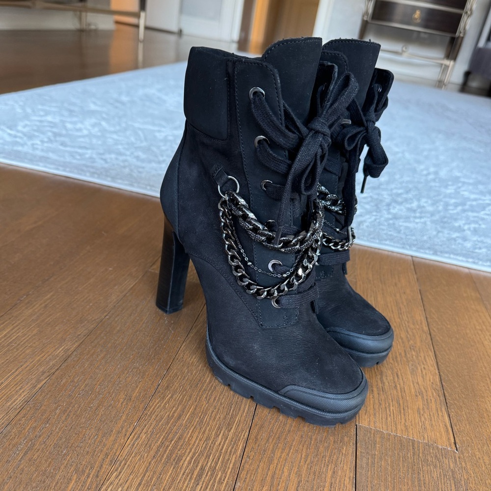 Karl Lagerfeld Paris Women's Victoria Ankle Boot Black Size 7.5
